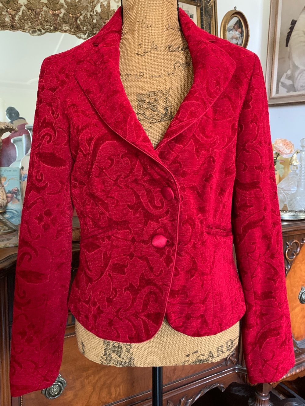 Vintage Red Victorian-inspired Floral Brocade Valentine’s Day Christmas Blazer